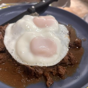 Bistec a Caballo Con Tortillas Or Hojaldras