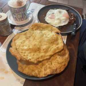 Bistec a Caballo Con Tortillas Or Hojaldras