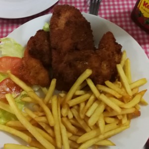 Filete apanado con Papas 