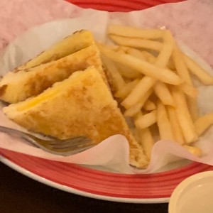 derretido con papas fritas
