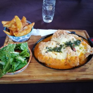 milanesa de pollo con papas fritas