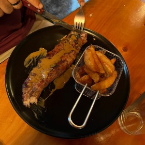 Filete de cerdo con papas fritas