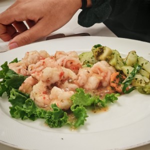 Camarones al Ajillo