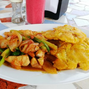 Pescado con patacones