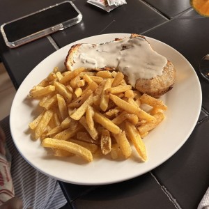 Filete de Pollo en Salsa de Hongos