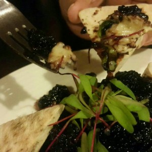 Queso brie crujiente con frutos rojos