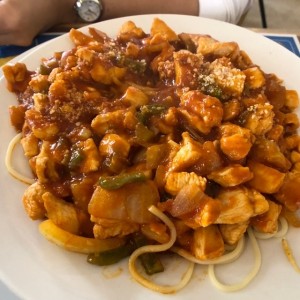 espaguti con pollo