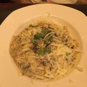 Tagliattella salsa hongos y trufa