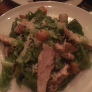 ensalada cesar con pollo