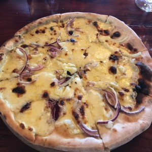 pizza blanca de cebollas