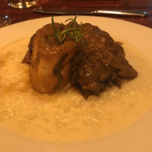 Ossobuco con risotto a la parmesana