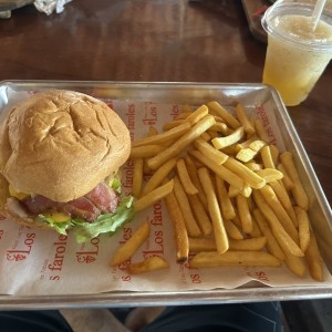 Hamburguesa de la casa