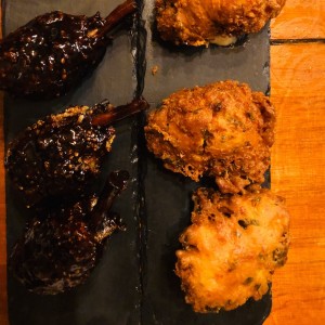 pollo en salsa deliciosa !!! y tamales tostados