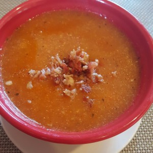 sopa tomate con bacon