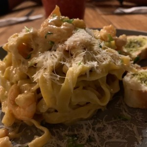 Camarones alfredo