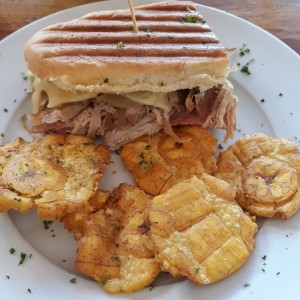 Emparedado cubano 1/2