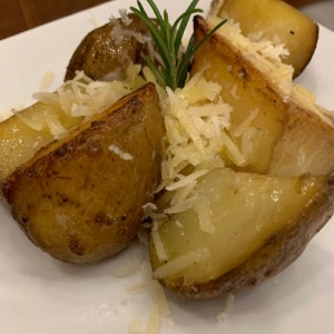 Papas trufadas con romero 