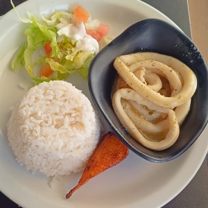 Calamares al ajillo con arroz 