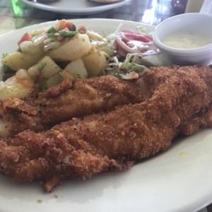 filete apanado con papas dalteadas