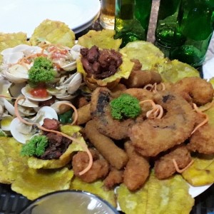 Picada de mariscos.