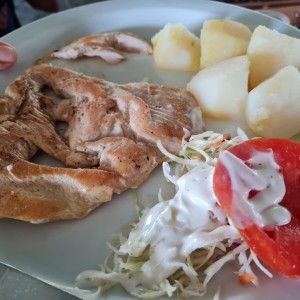 pollo a la plancha con papas hervidas