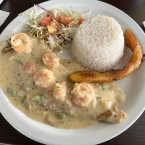FILETE DE PESCADO RELLENO (salsa blanca)