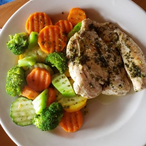 Pollo a la fina hierbas