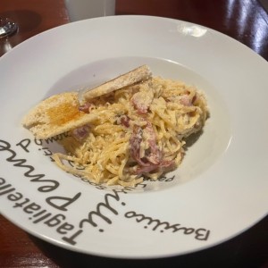 Spaghetti a la carbonara