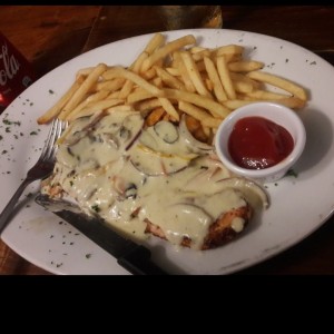 Pollo en salsa blanca