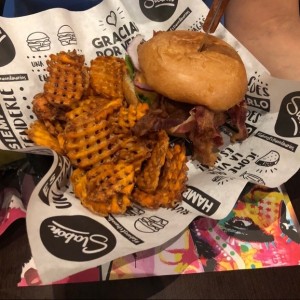 Hamburguesa Bacon Lovers con Camote