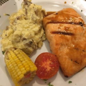salmon en salsa de maracuya (cena)