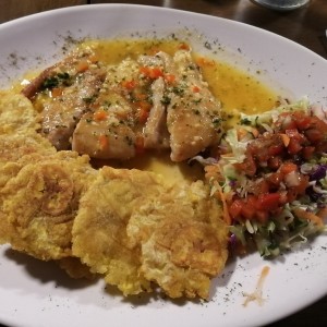 Filete de pescado al ajillo