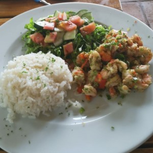 Camarones al ajillo.