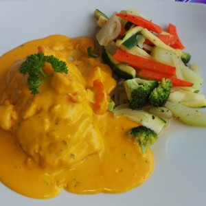Corvina Rellena de Camarones