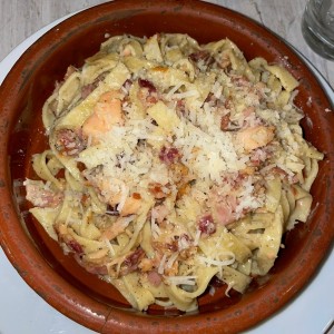 Fetuccini a la carbonara con Salmon