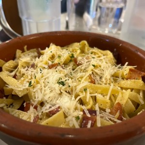 Fettuccine a la carbonara