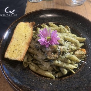 Pasta al pesto con camarones ??