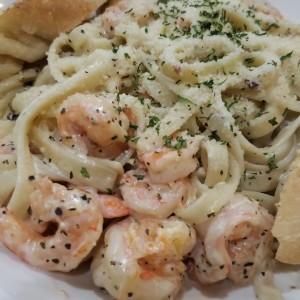 fetuccini con camarones