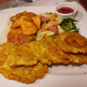 Patacones y corvina 