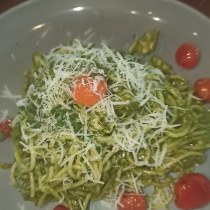 espagueti de pesto