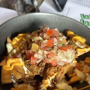 Nachos con arepa frita