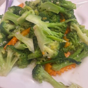 Brócoli con zanahoria y ajo