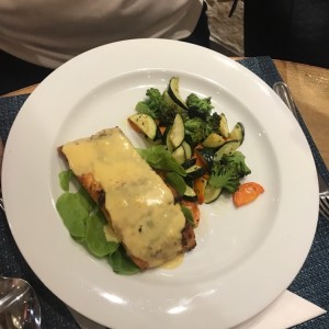 salmon gratinado