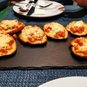 Pan con tomate y mozarella