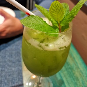 Limonada con hierbabuena