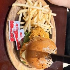 HAMBURGUESA DE POLLO (Apanado o al grill)