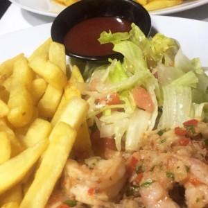 camarones al ajillo con papas