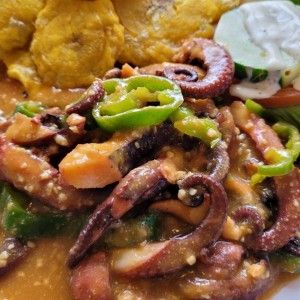 pulpo al ajillo