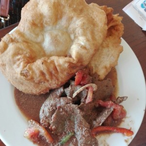 Higado encebollado con Hojaldre