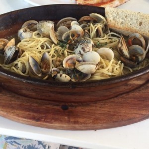 Spaguetti con almejas al oleo 